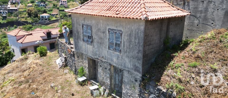 Terrain à Jardim da Serra de 853 m²