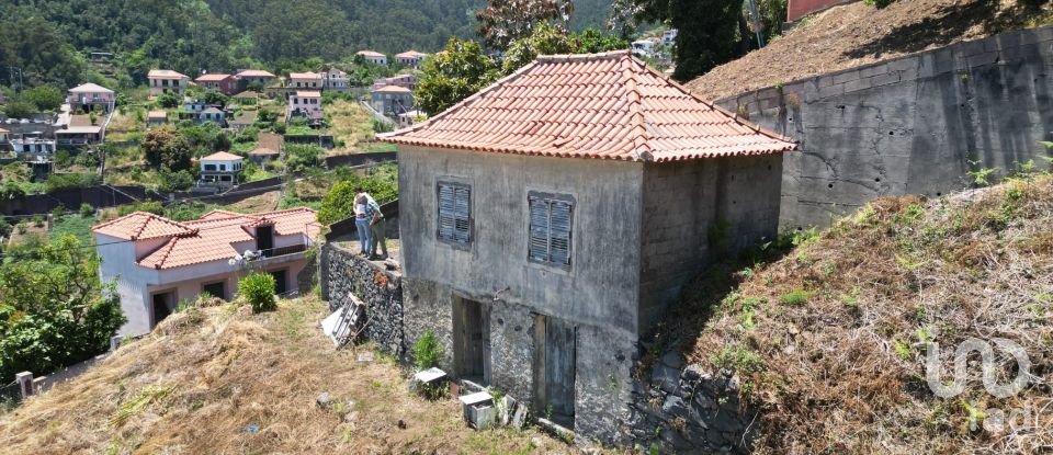 Terrain à Jardim da Serra de 853 m²