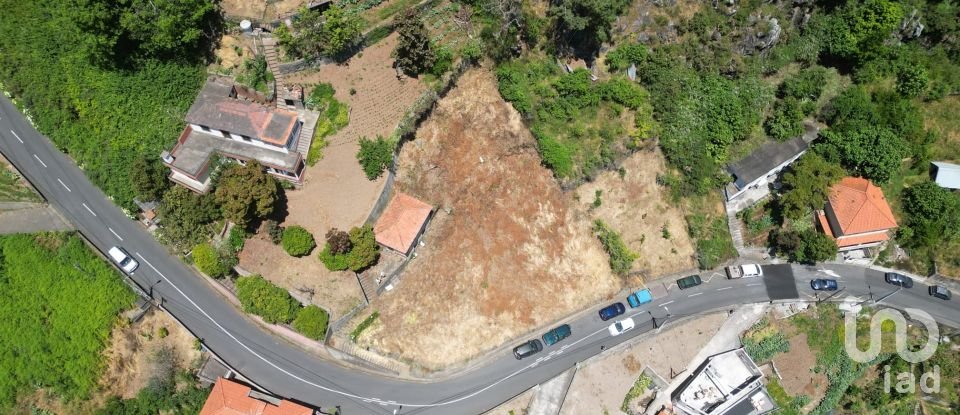 Terrain à Jardim da Serra de 853 m²