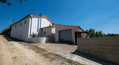 Maison T3 à Carvalho de 192 m²