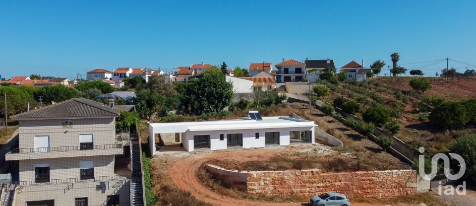 House T3 in Cadaval e Pêro Moniz of 205 m²