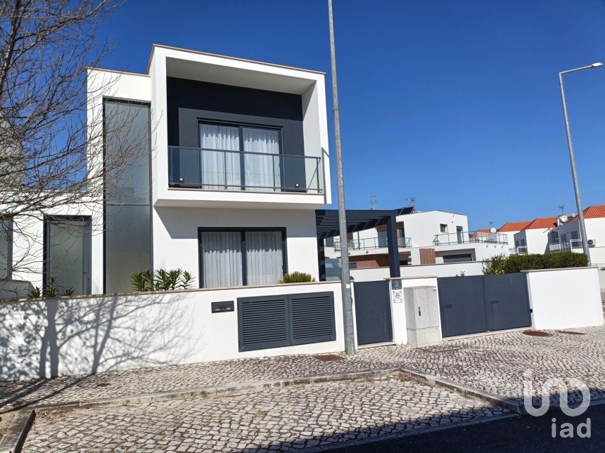 Moradia T3 em Tornada e Salir do Porto de 145 m²