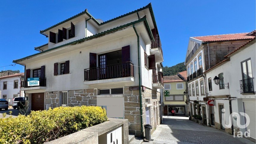 Moradia T5 em Vouzela e Paços de Vilharigues de 364 m²