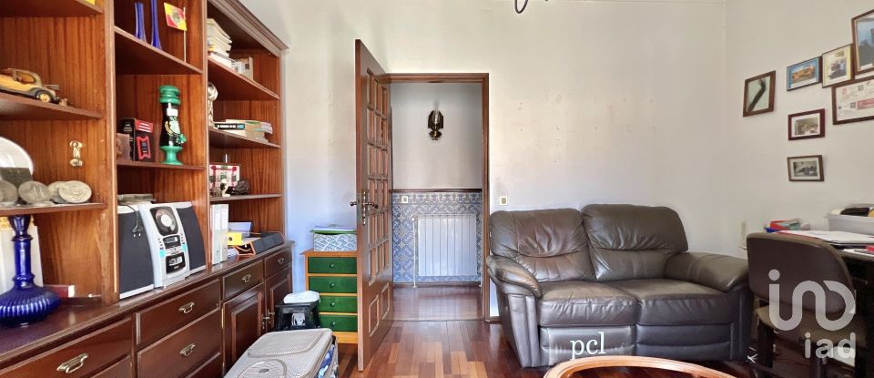 Moradia T5 em Vouzela e Paços de Vilharigues de 364 m²