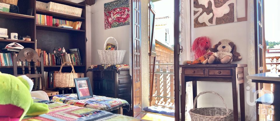 Moradia T5 em Vouzela e Paços de Vilharigues de 364 m²