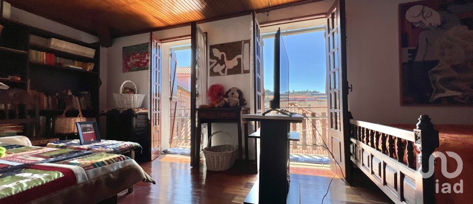 Moradia T5 em Vouzela e Paços de Vilharigues de 364 m²