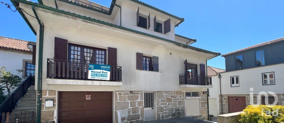 Moradia T5 em Vouzela e Paços de Vilharigues de 364 m²