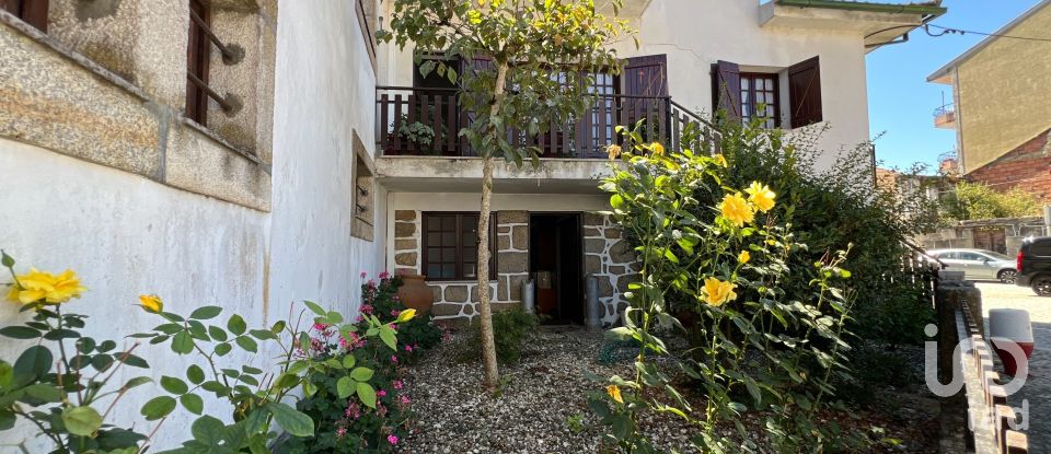 Moradia T5 em Vouzela e Paços de Vilharigues de 364 m²