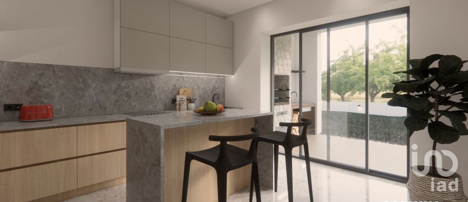 Moradia T3 em Mexilhoeira Grande de 180 m²