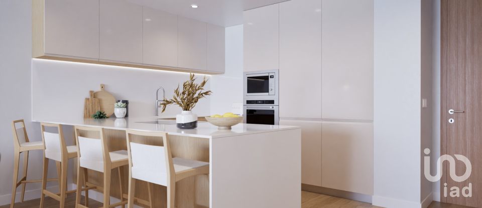 Apartamento T2 em Estreito de Câmara de Lobos de 104 m²