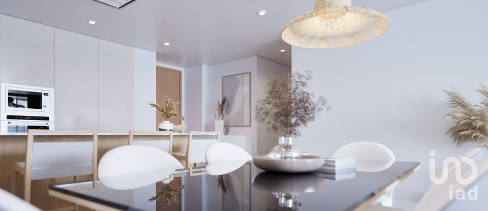 Apartamento T2 em Estreito de Câmara de Lobos de 104 m²