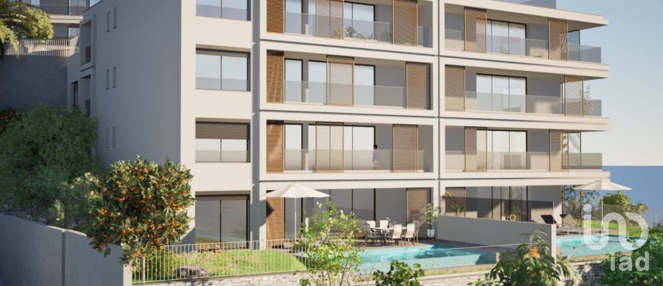 Apartamento T2 em Estreito de Câmara de Lobos de 104 m²