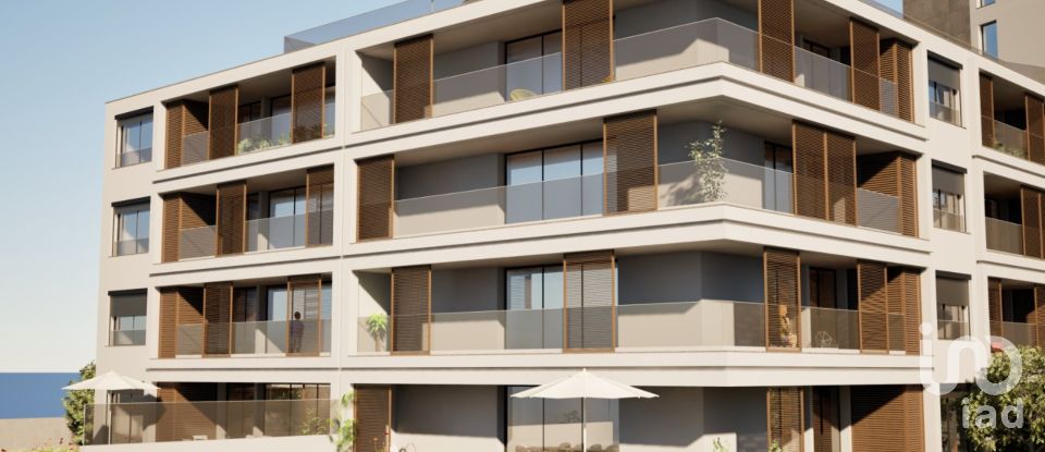 Apartamento T2 em Estreito de Câmara de Lobos de 104 m²