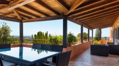 House T4 in Santa Bárbara de Nexe of 484 m²