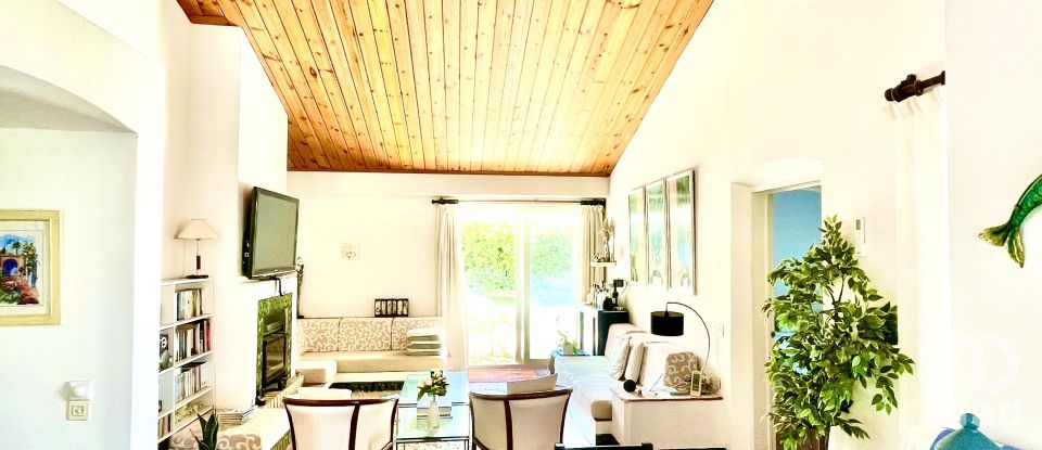 Moradia T3 em Albufeira e Olhos de Água de 391 m²