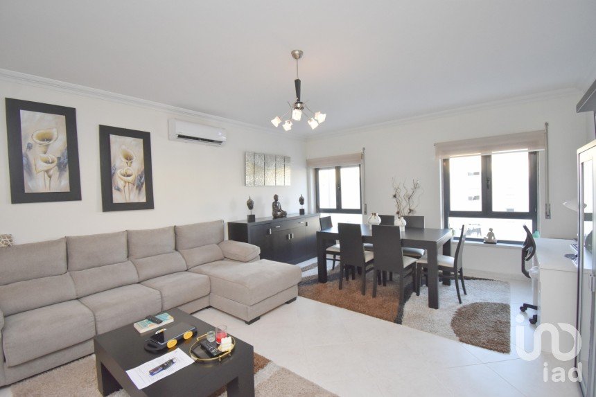 Apartamento T3 em Vialonga de 130 m²