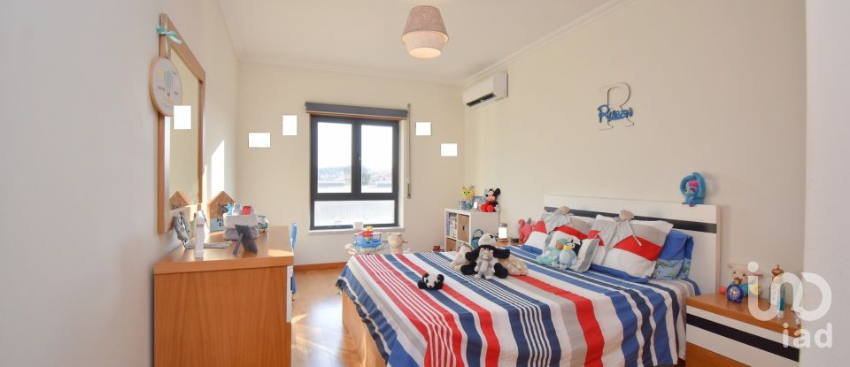 Apartamento T3 em Vialonga de 130 m²