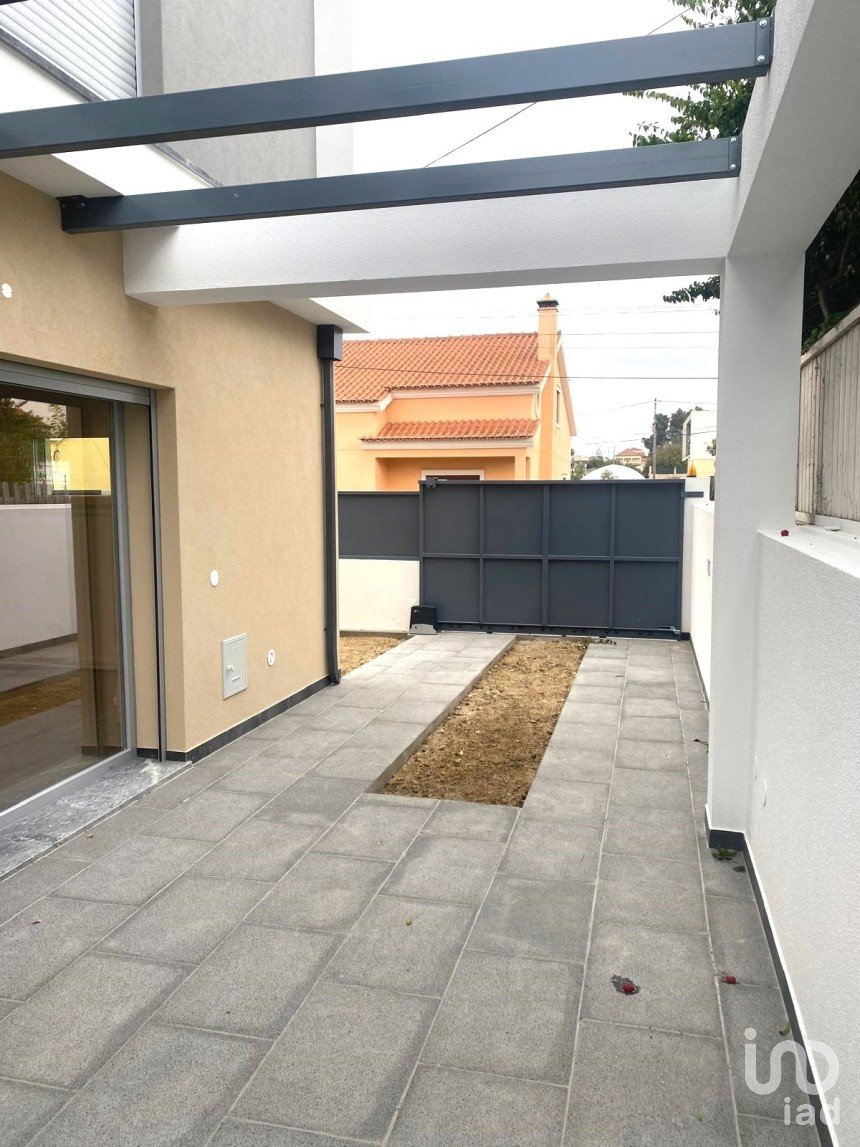 Moradia T3 em Fernão Ferro de 131 m²