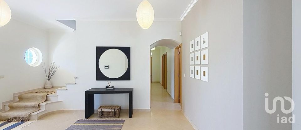 House T4 in Pinhal Novo of 197 m²