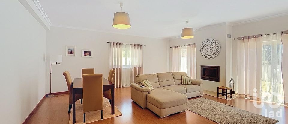 House T4 in Pinhal Novo of 197 m²