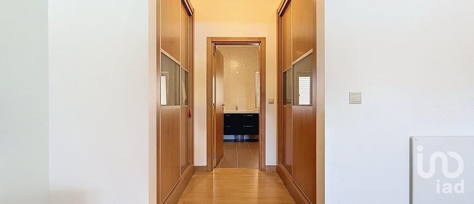 House T4 in Pinhal Novo of 197 m²