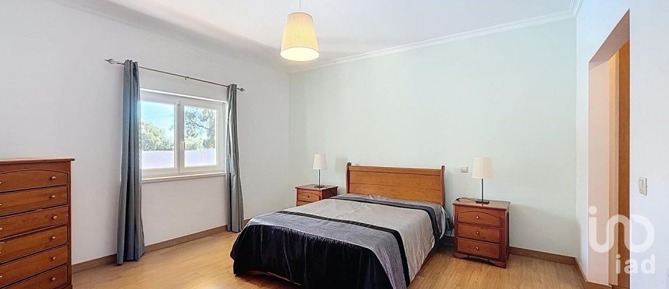 House T4 in Pinhal Novo of 197 m²