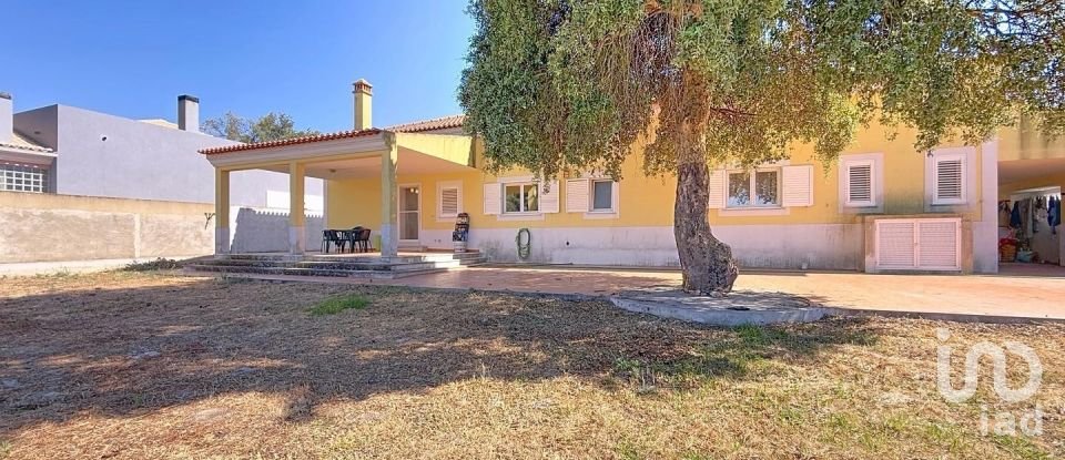 House T4 in Pinhal Novo of 197 m²