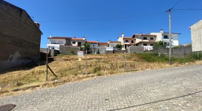 Terrain à bâtir à Campo e Sobrado de 166 m²