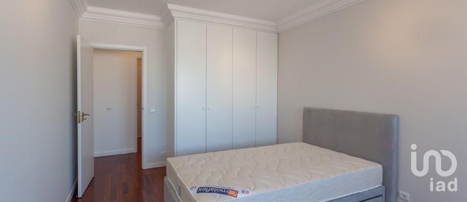 Apartment T4 in Oeiras e São Julião da Barra, Paço de Arcos e Caxias of 190 m²