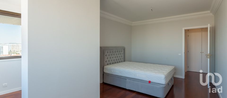 Apartment T4 in Oeiras e São Julião da Barra, Paço de Arcos e Caxias of 190 m²