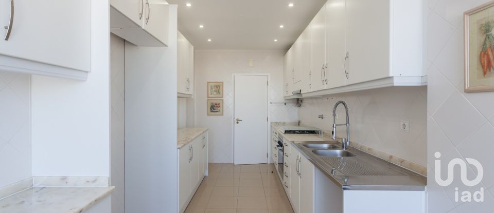 Apartment T4 in Oeiras e São Julião da Barra, Paço de Arcos e Caxias of 190 m²