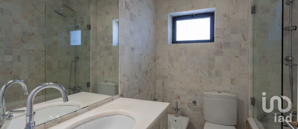 Apartment T4 in Oeiras e São Julião da Barra, Paço de Arcos e Caxias of 190 m²