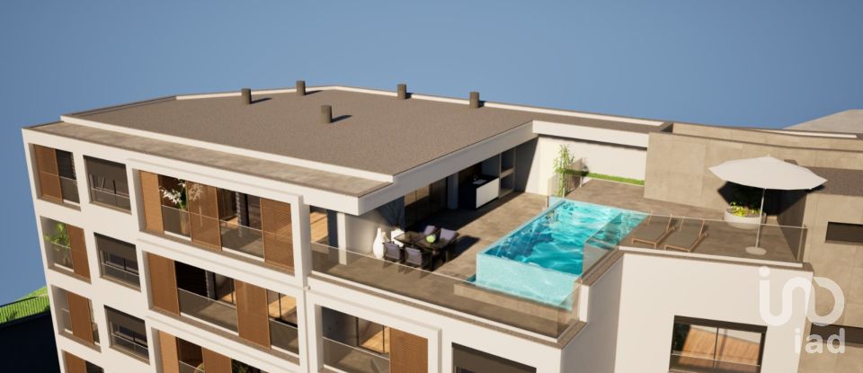 Apartamento T3 em Estreito de Câmara de Lobos de 135 m²