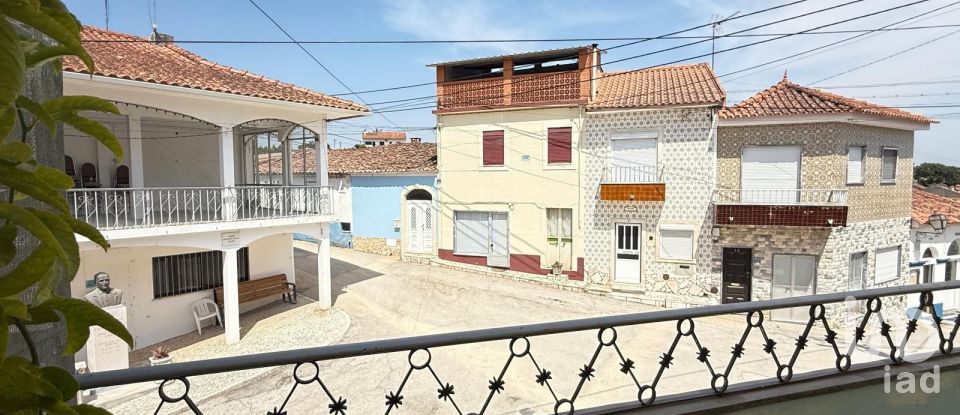 Maison T3 à Malhou, Louriceira e Espinheiro de 140 m²