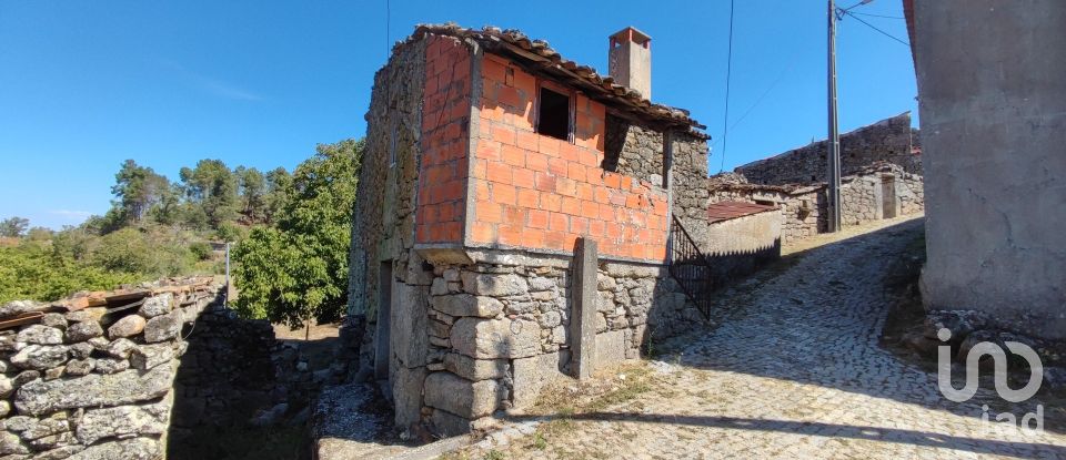 Casa T2 em Penedono e Granja de 257 m²