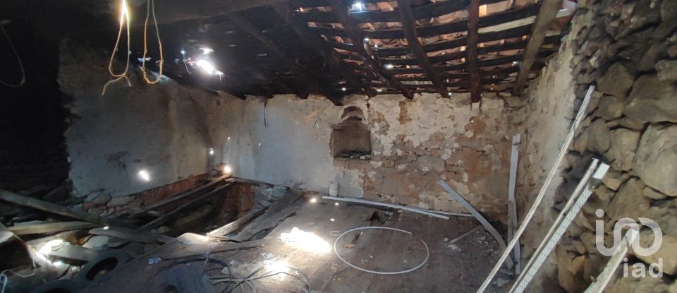 Casa T2 em Penedono e Granja de 257 m²