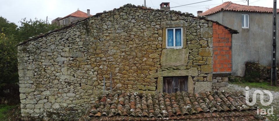 Casa T2 em Penedono e Granja de 257 m²