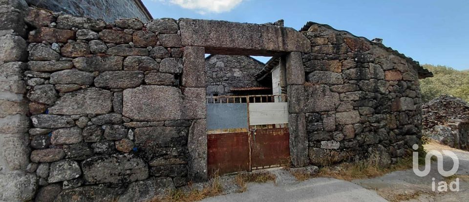 Moradia T0 em Castro Laboreiro e Lamas de Mouro de 201 m²