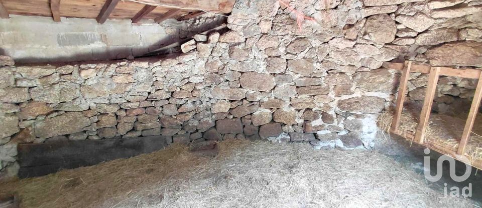 Moradia T0 em Castro Laboreiro e Lamas de Mouro de 201 m²