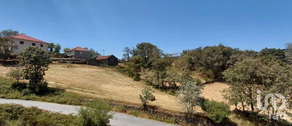 Moradia T0 em Castro Laboreiro e Lamas de Mouro de 201 m²