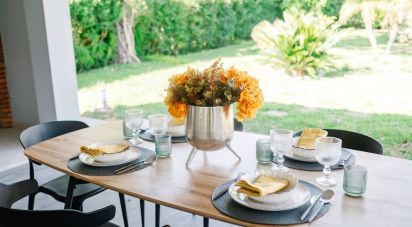 House T4 in Charneca De Caparica E Sobreda of 170 m²