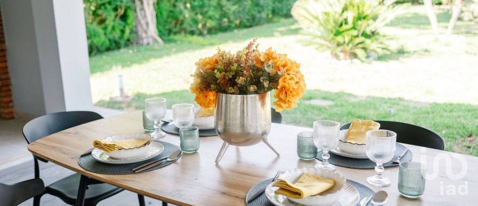 Moradia T4 em Charneca De Caparica E Sobreda de 170 m²