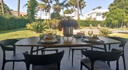 House T4 in Charneca De Caparica E Sobreda of 170 m²