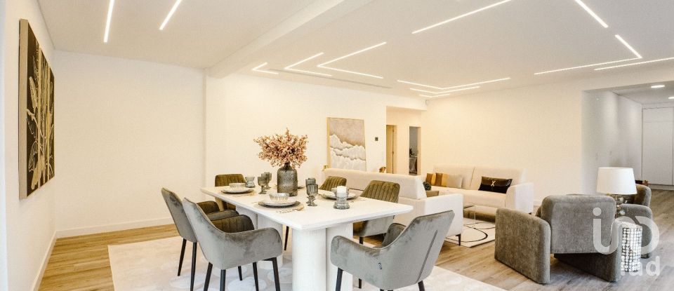 Moradia T4 em Charneca De Caparica E Sobreda de 170 m²