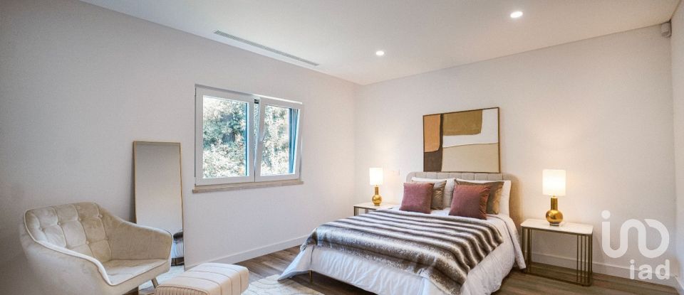 Moradia T4 em Charneca De Caparica E Sobreda de 170 m²