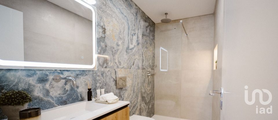 Moradia T4 em Charneca De Caparica E Sobreda de 170 m²