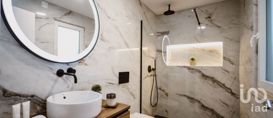 Moradia T4 em Charneca De Caparica E Sobreda de 170 m²