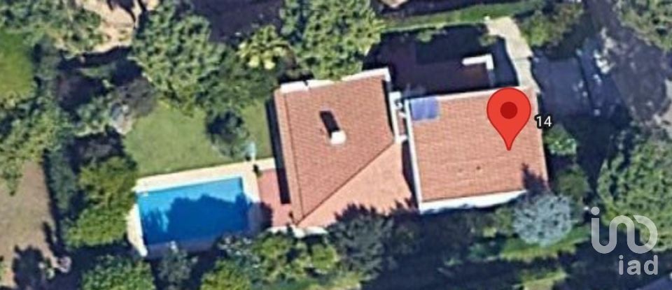 Moradia T4 em Charneca De Caparica E Sobreda de 170 m²