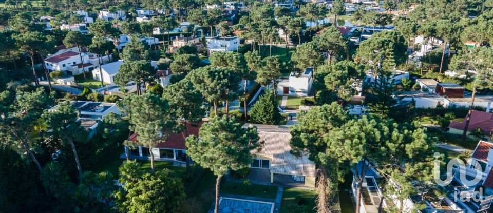 Moradia T4 em Charneca De Caparica E Sobreda de 170 m²