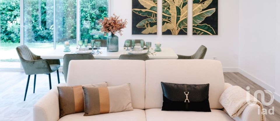 Moradia T4 em Charneca De Caparica E Sobreda de 170 m²